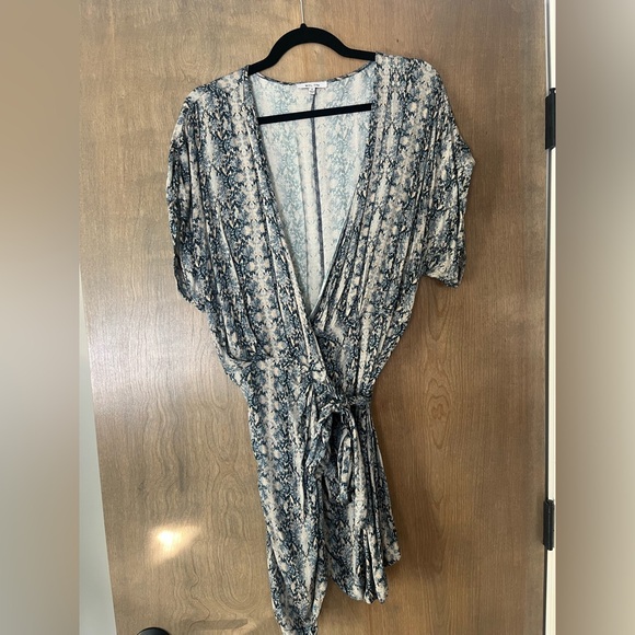 VICI Blue Snake Print Cover-up Size Medium - Picture 1 of 5